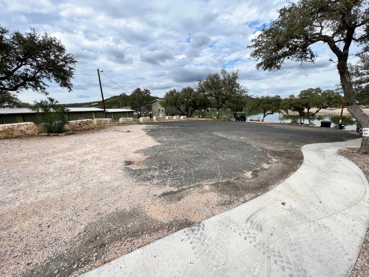 Painted Sky Inn Burnet Exterior photo